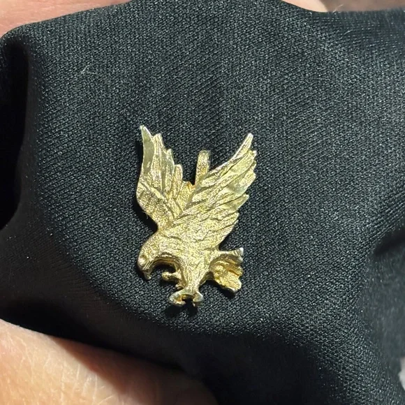 Vintage gold toned eagle pendant or necklace - Picture 2 of 6